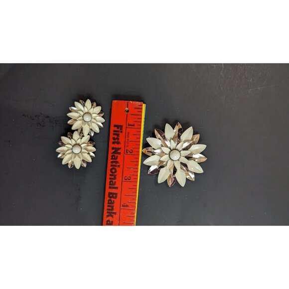 Vintage Sarah Coventry Gold Tone & White Enamel Daisy Pin Brooch &  Earring Set - Picture 4 of 7